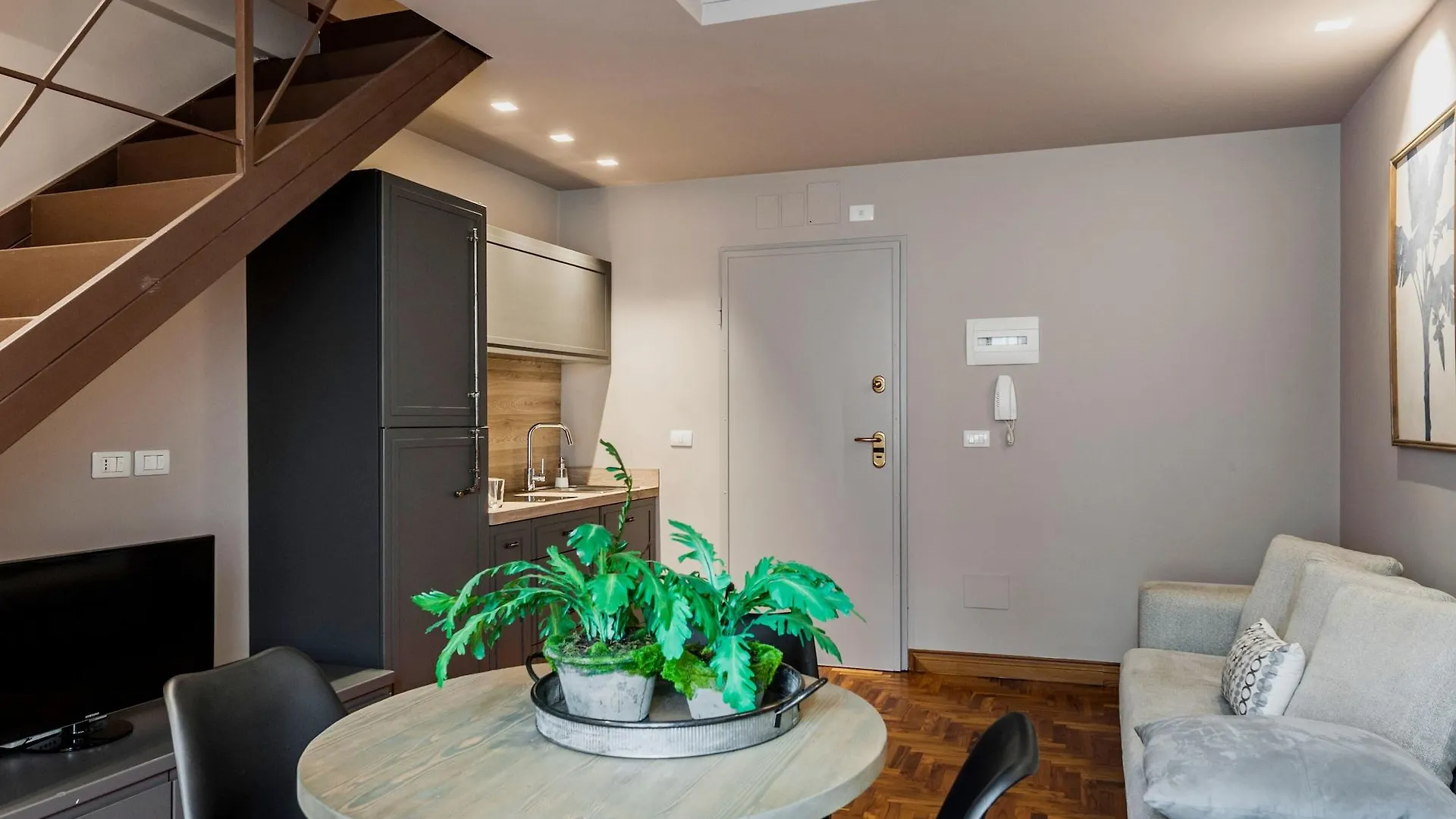 Ferrini Home - Residence 150 Katania